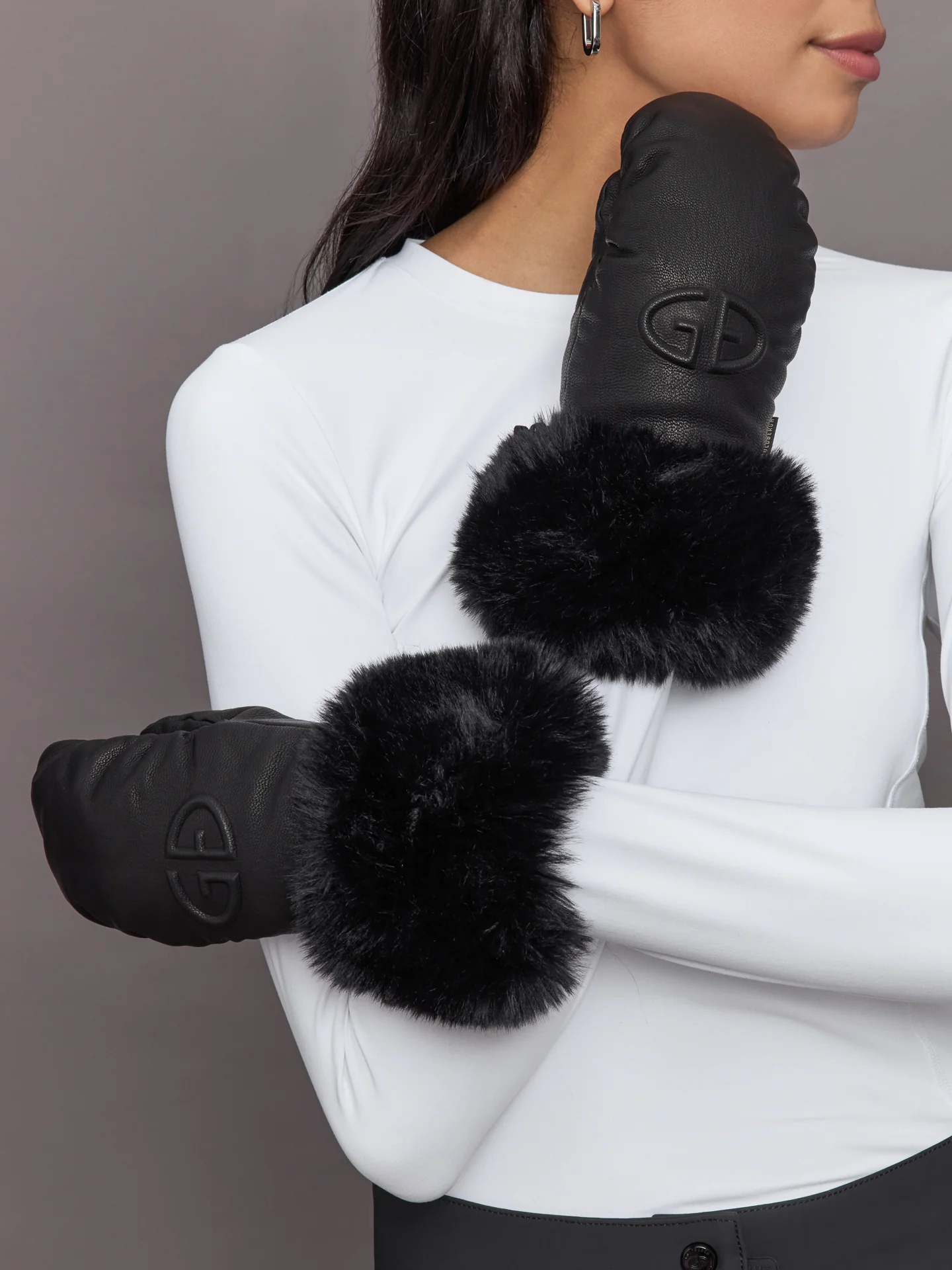 Adore Mittens - Black - Image 3