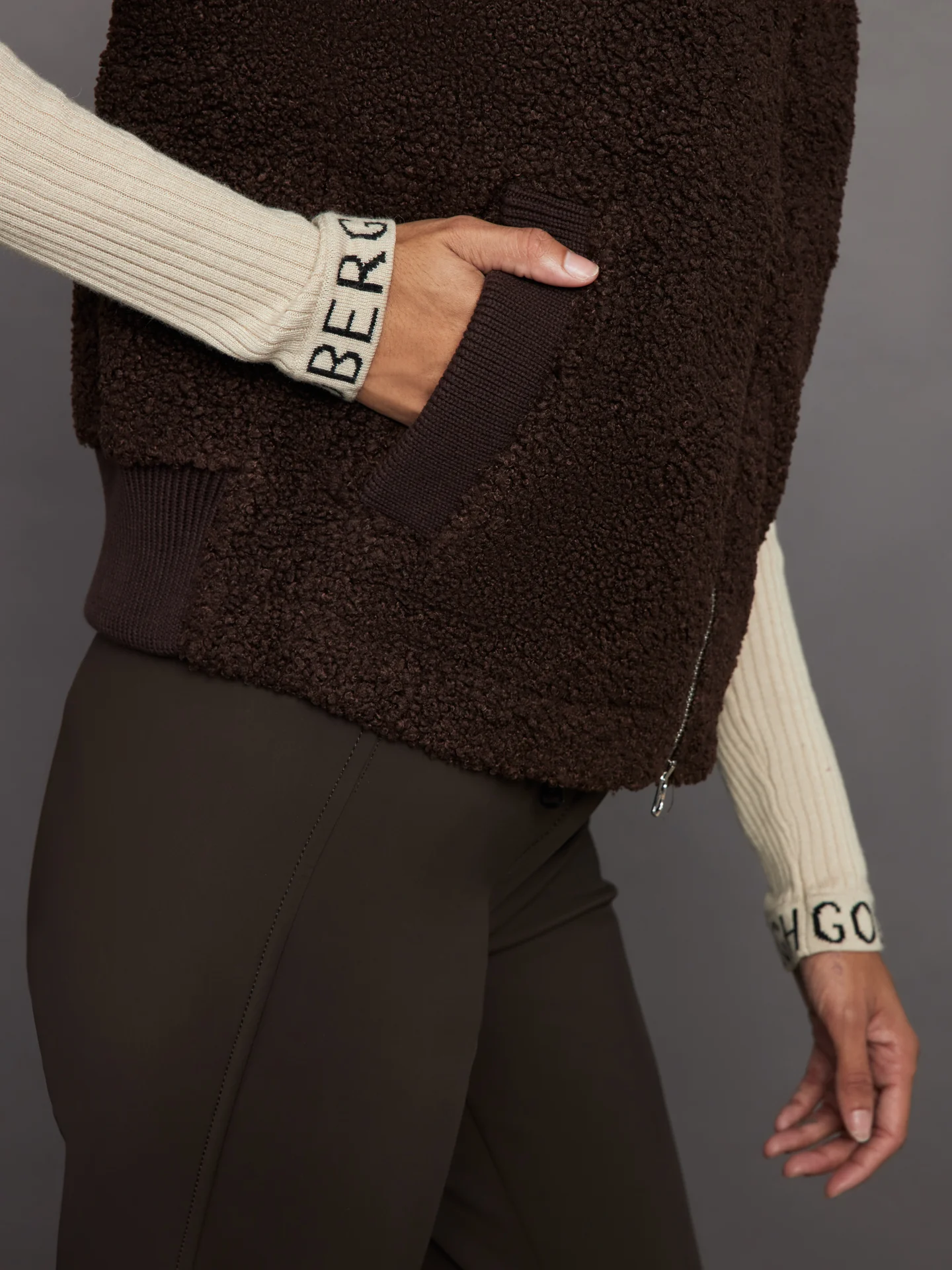 Aspen Gilet - Coffee Bean - Image 4