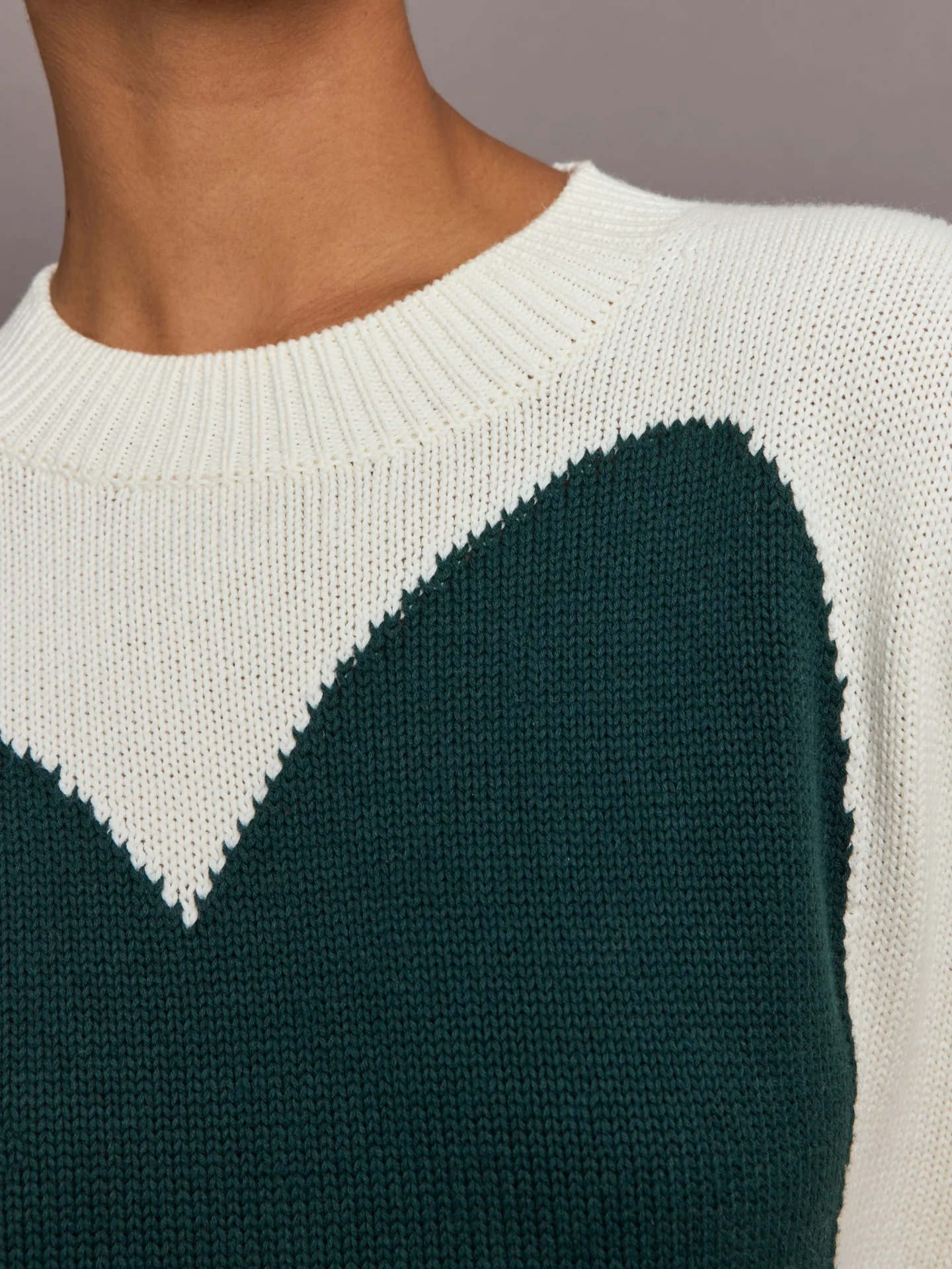 Benton Sweater Imperfect Heart - Off White / Emerald - Image 5