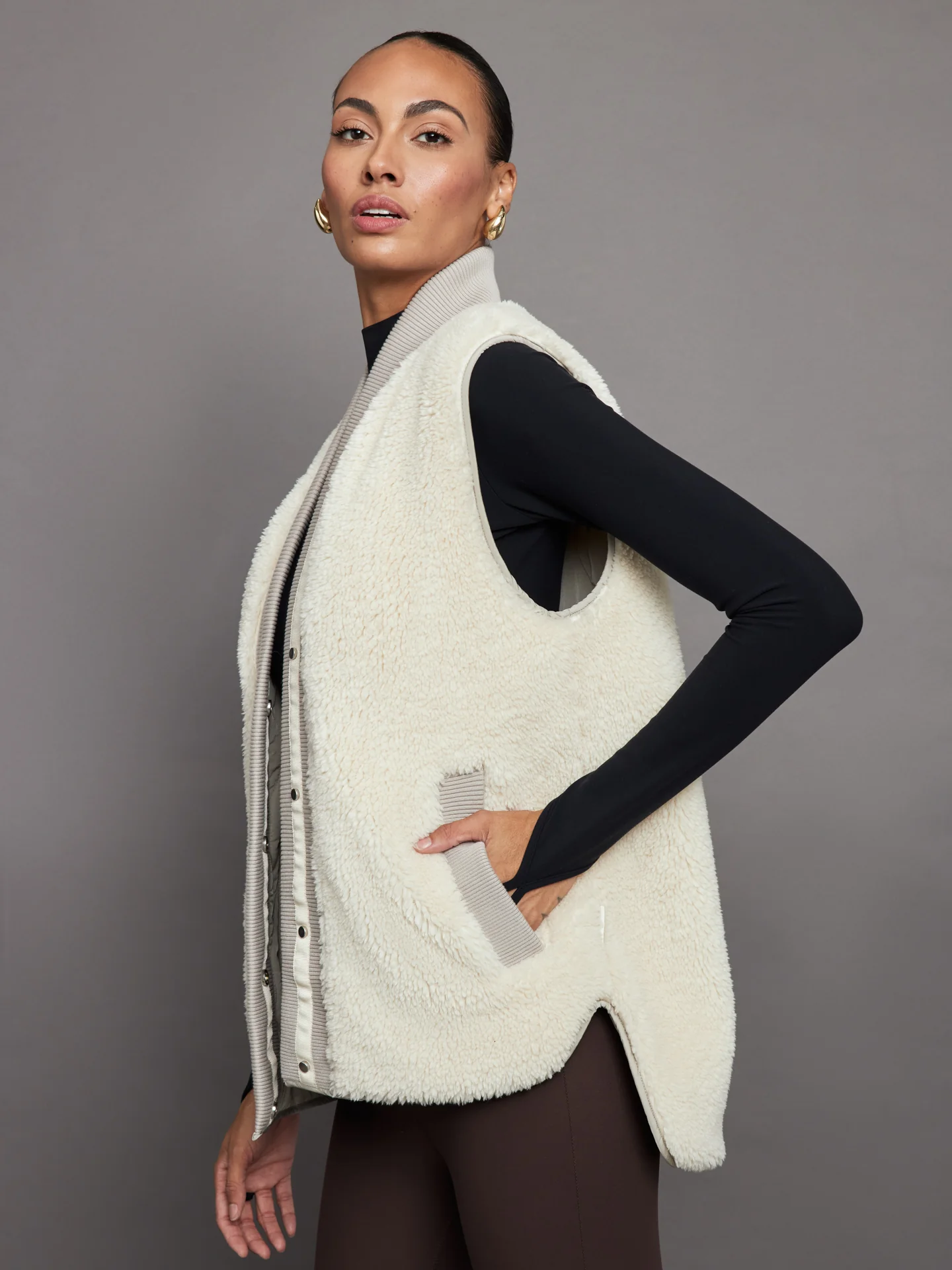 Covey Reversible Quilt Gilet - Dove - Image 4