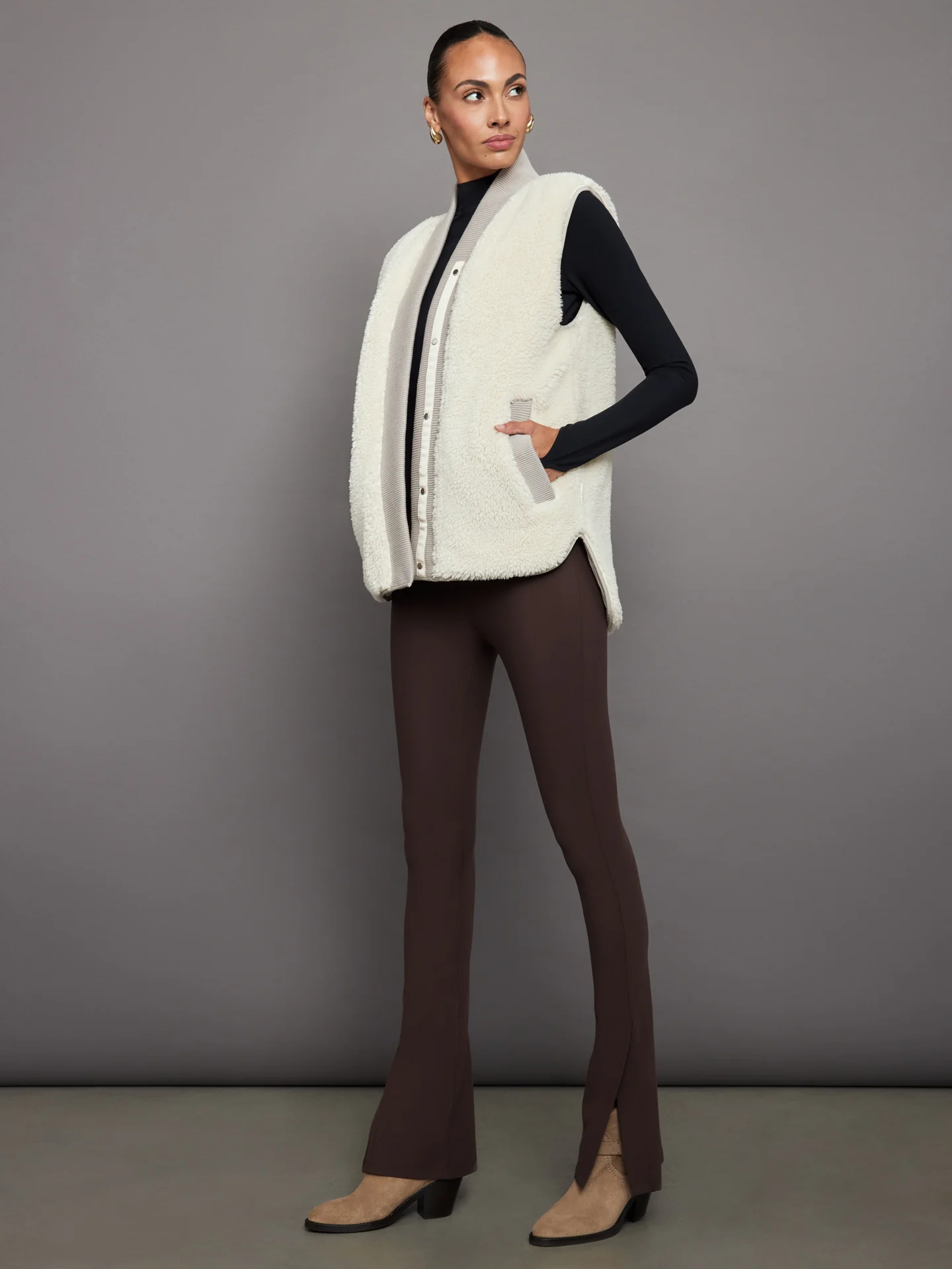Covey Reversible Quilt Gilet - Dove - Image 6