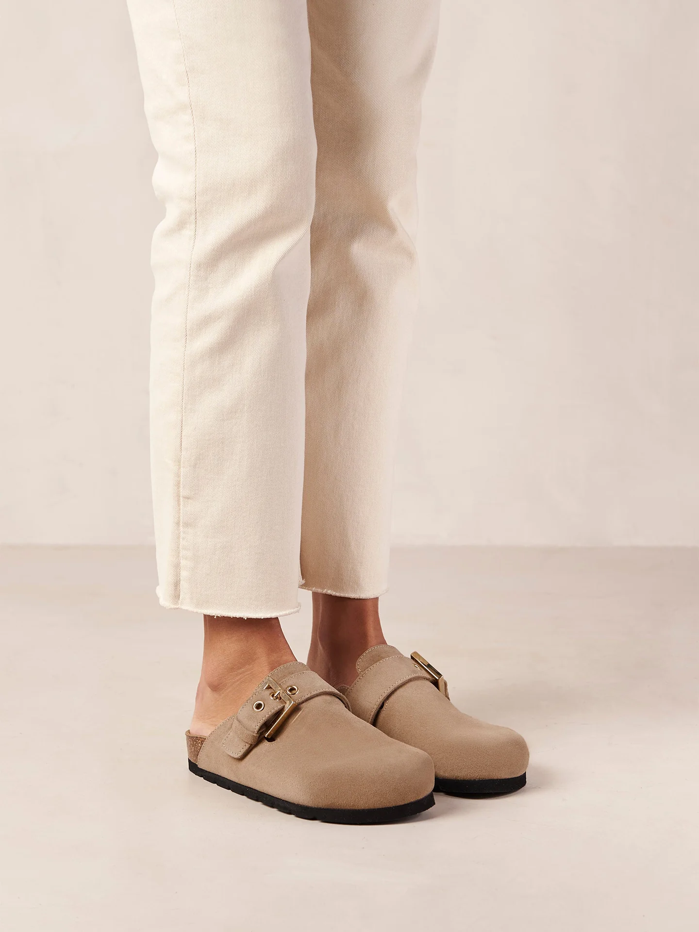 COZY SUEDE MULE - TAUPE LEATHER - Image 2