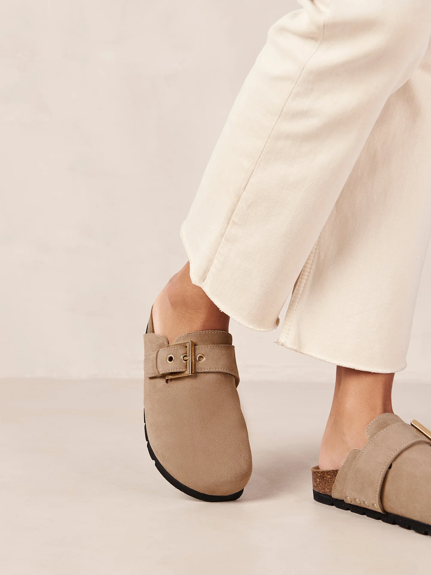 COZY SUEDE MULE - TAUPE LEATHER - Image 3