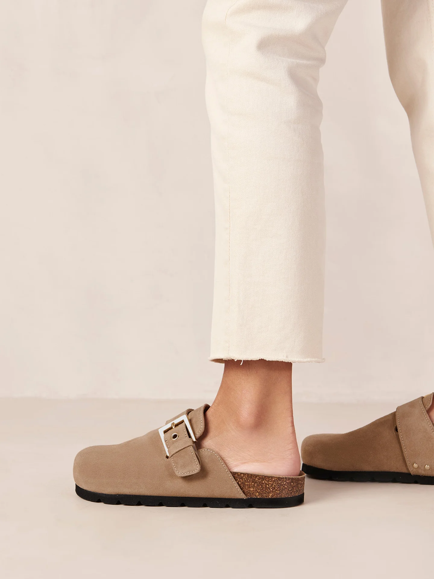 COZY SUEDE MULE - TAUPE LEATHER - Image 4