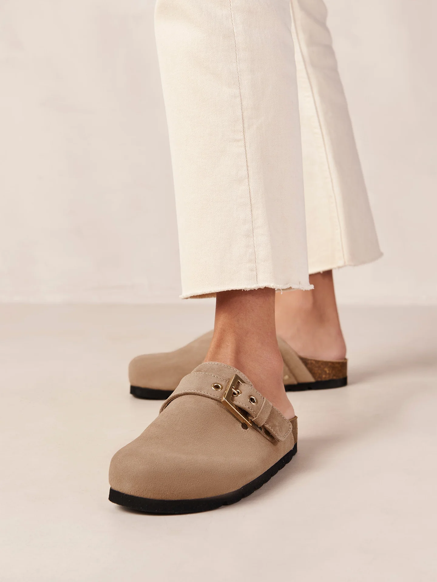 COZY SUEDE MULE - TAUPE LEATHER - Image 8