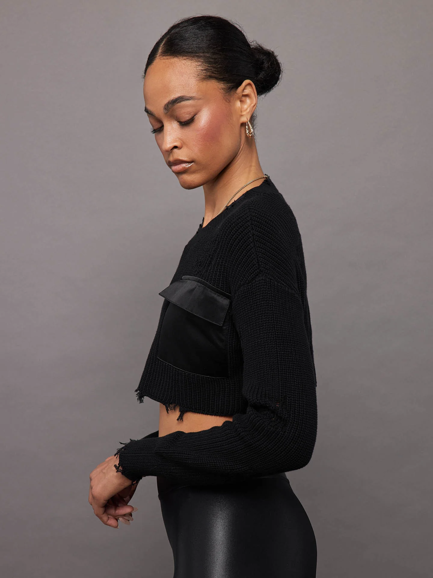 Cropped Devin Sweater - BLACK - Image 3