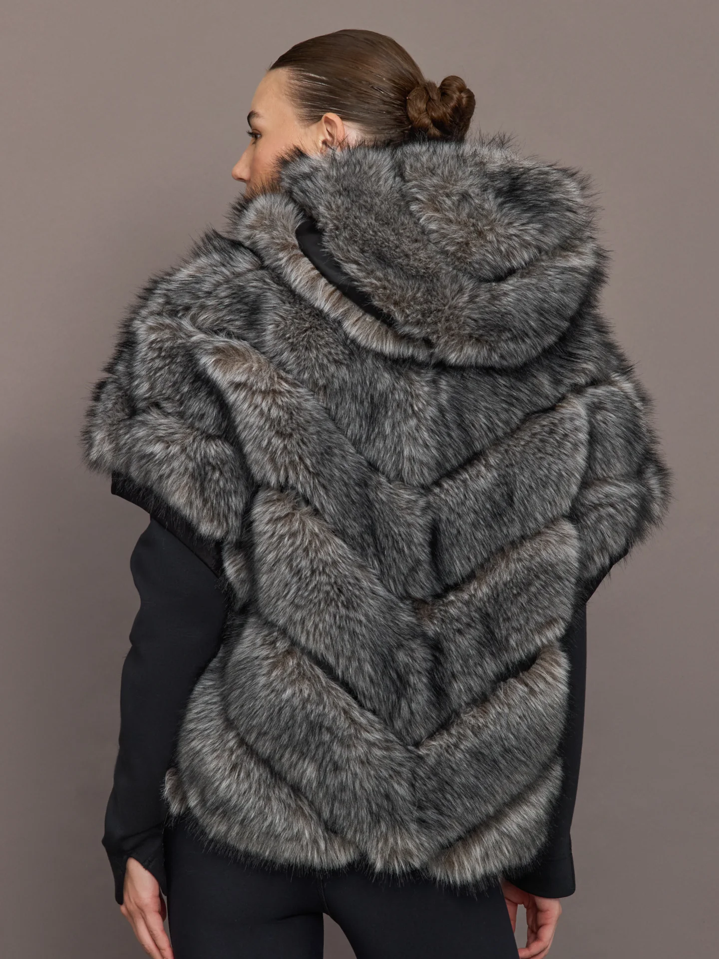 Faux Fox Hooded Chevron Short Sleeve Jacket - Grey - Image 4