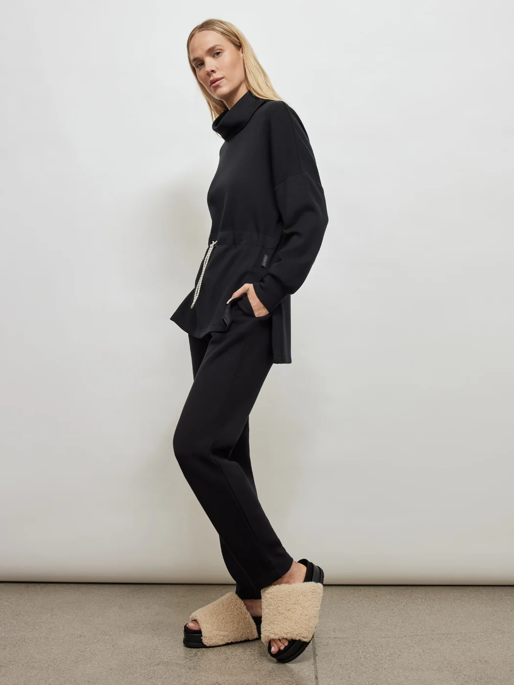 Freya Sweat - Black - Image 5