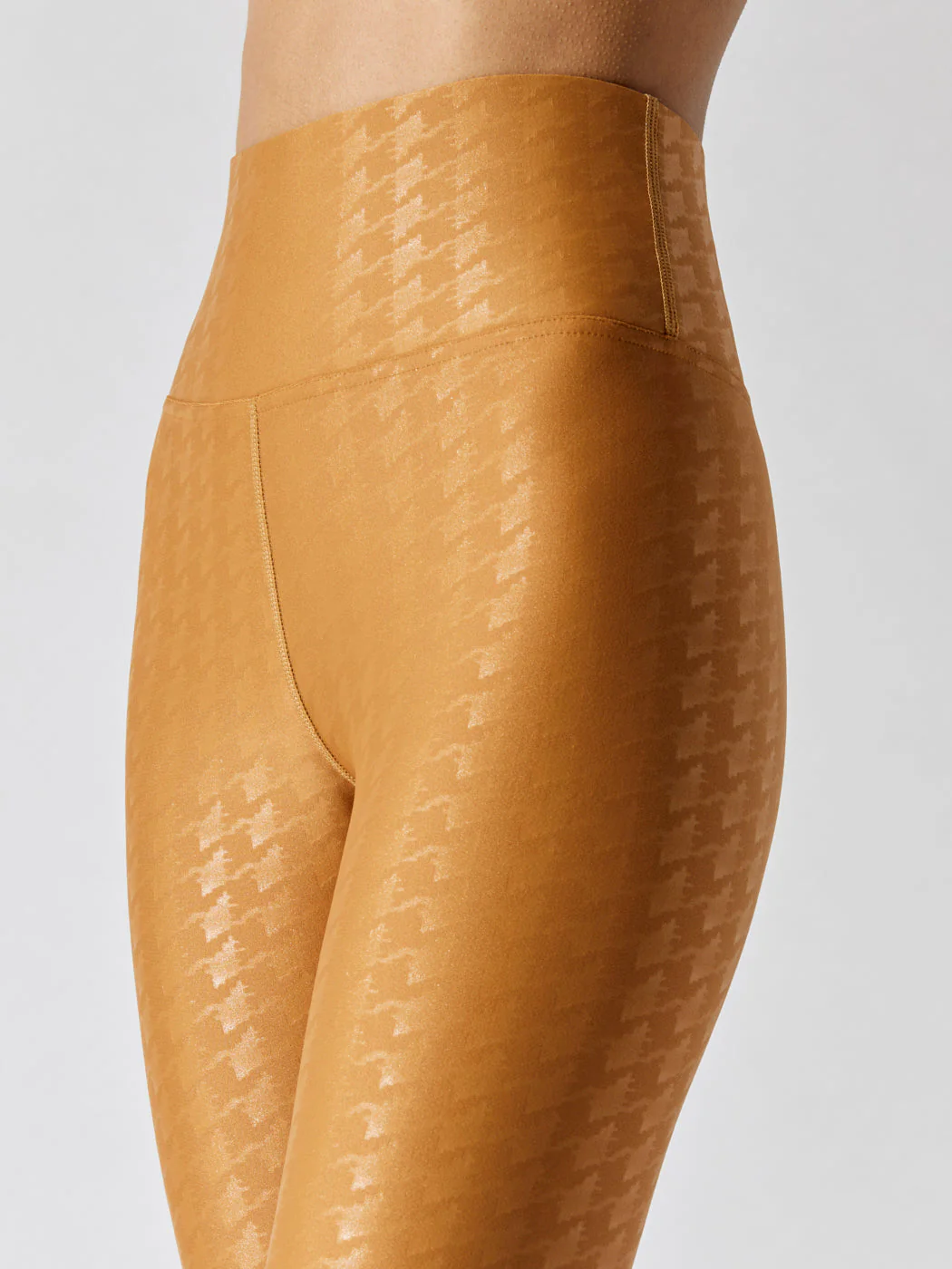 High Rise 7/8 Legging in Houndstooth Takara Shine - Brown Sugar - Image 5