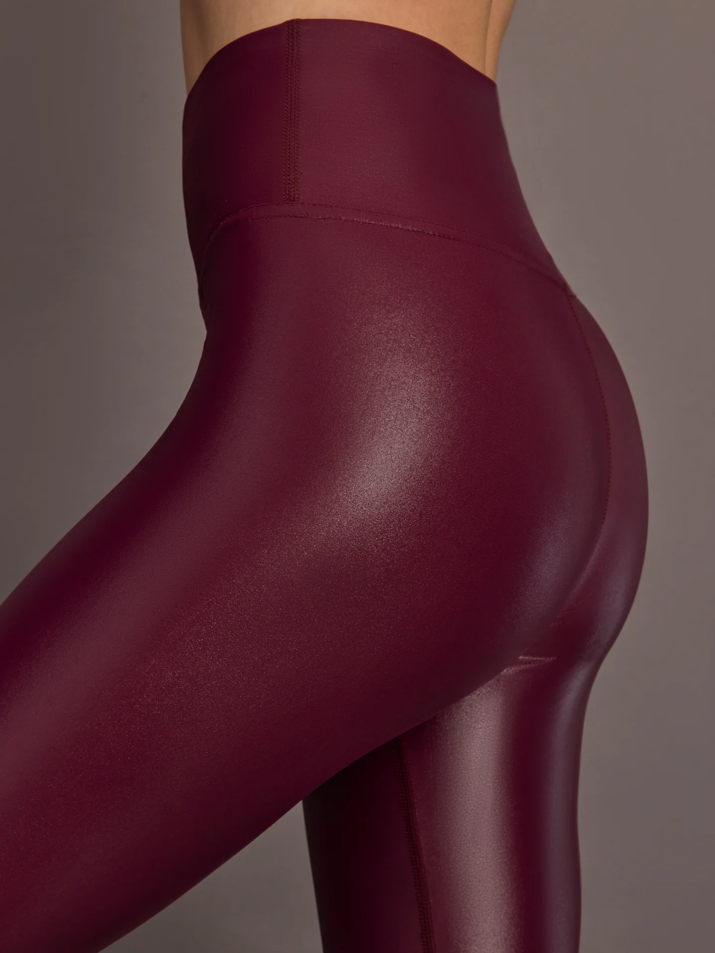 High Rise 7/8 Legging in Takara Shine - Fig - Image 5