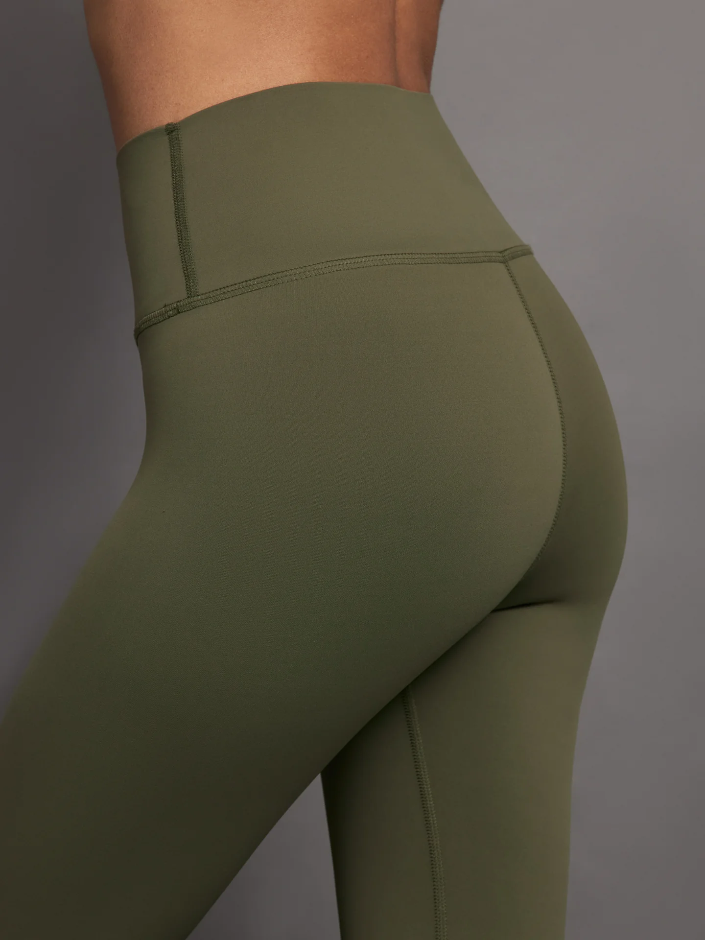 High Rise Full-Length Legging in Diamond Compression - Olive - Image 5