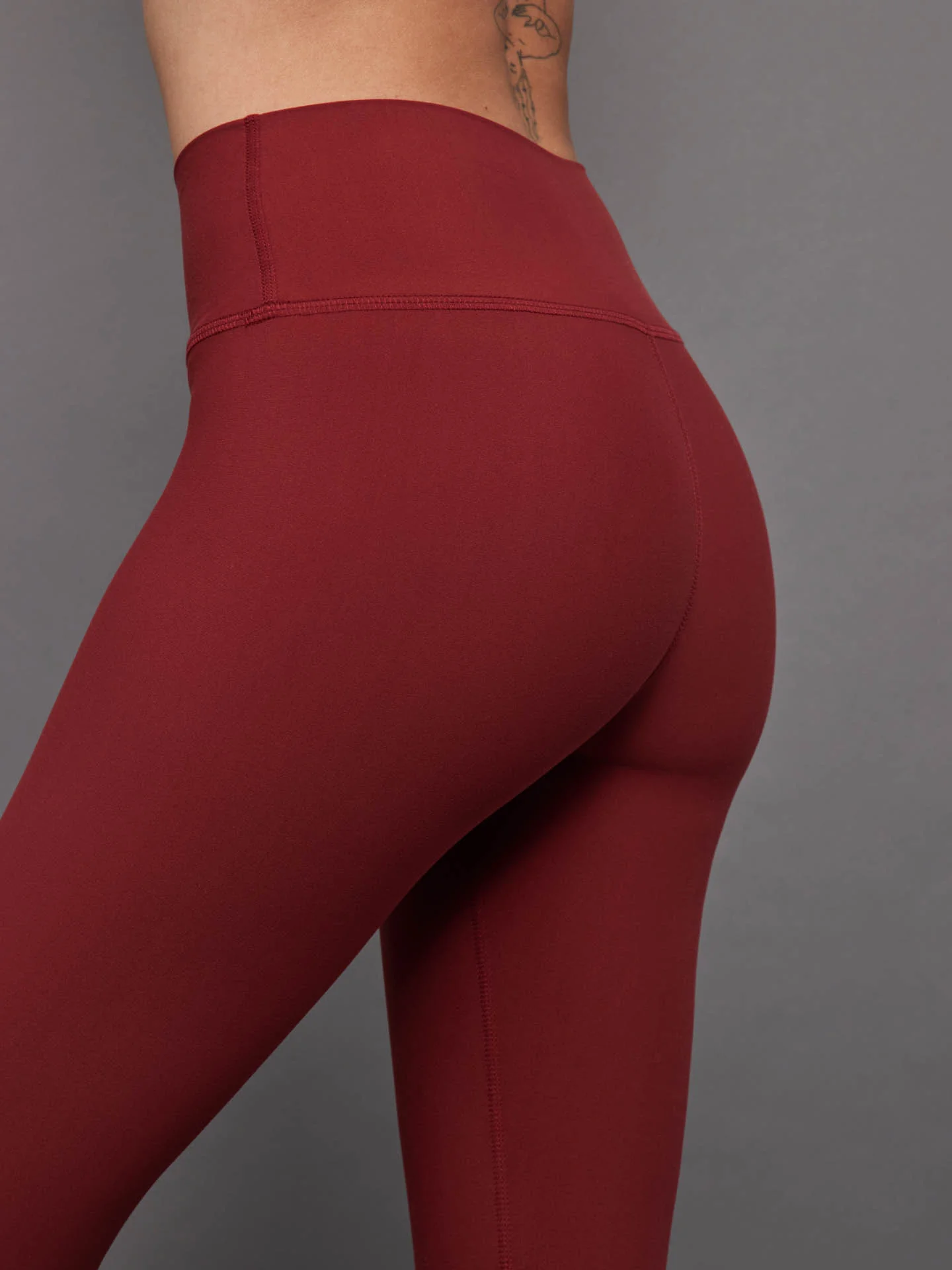 High Rise Legging in Melt - Merlot - Image 4