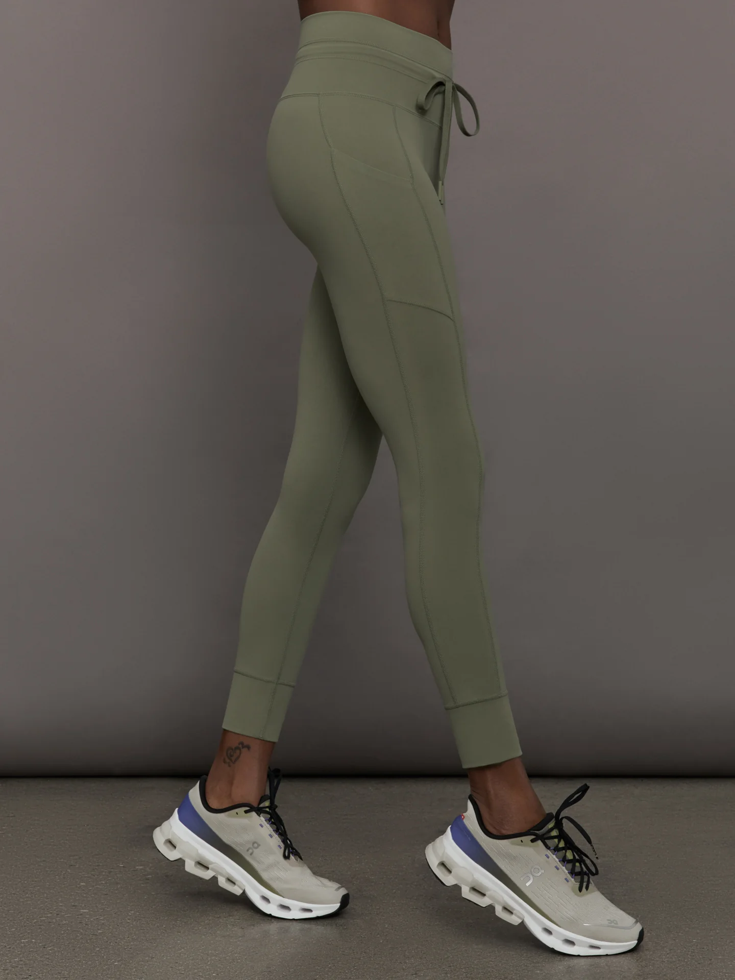 High Rise Sport Pocket Legging in Melt - Moss - Image 3