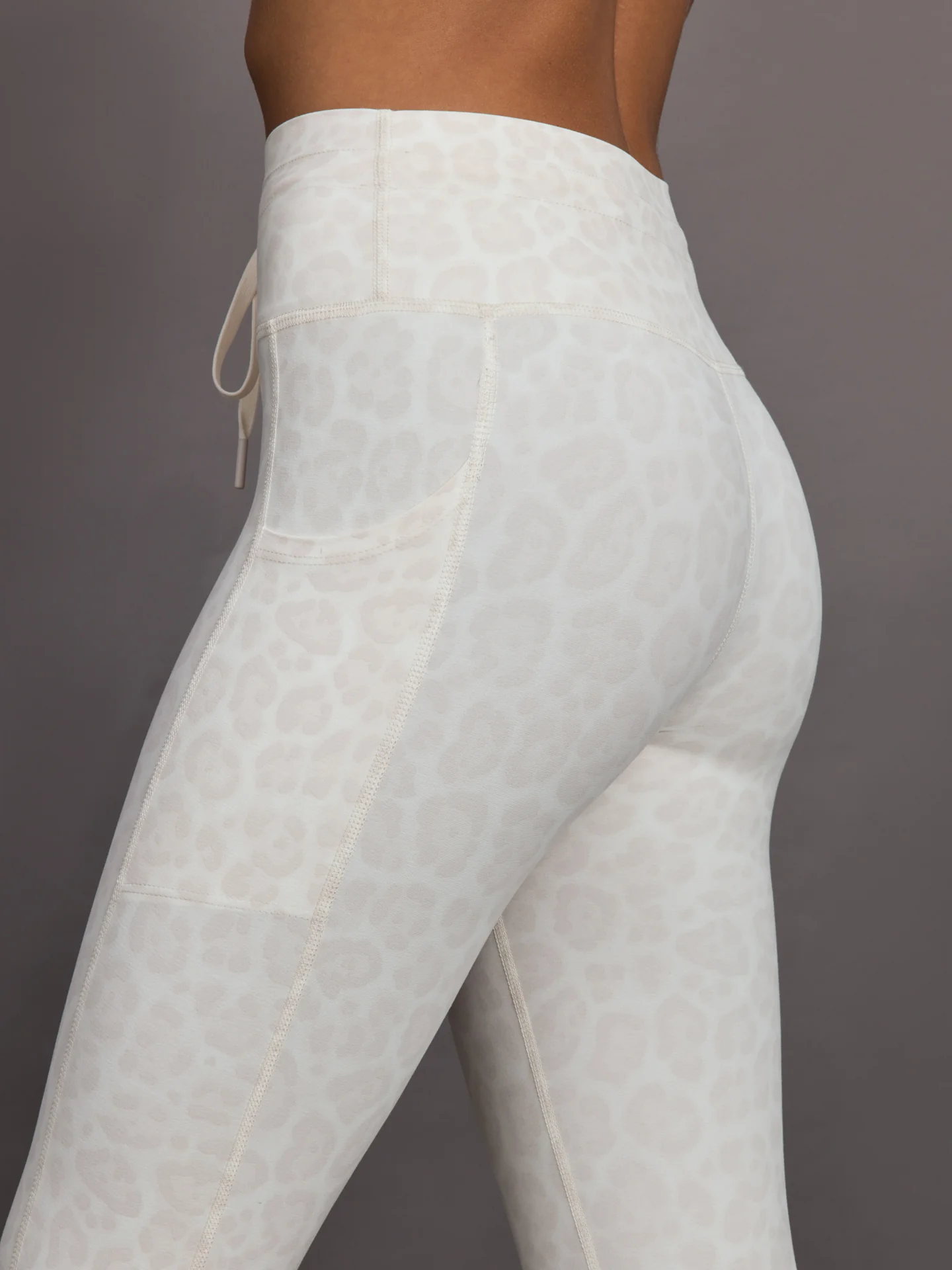 High Rise Sport Pocket Legging in Melt - Snow Leopard - Image 5