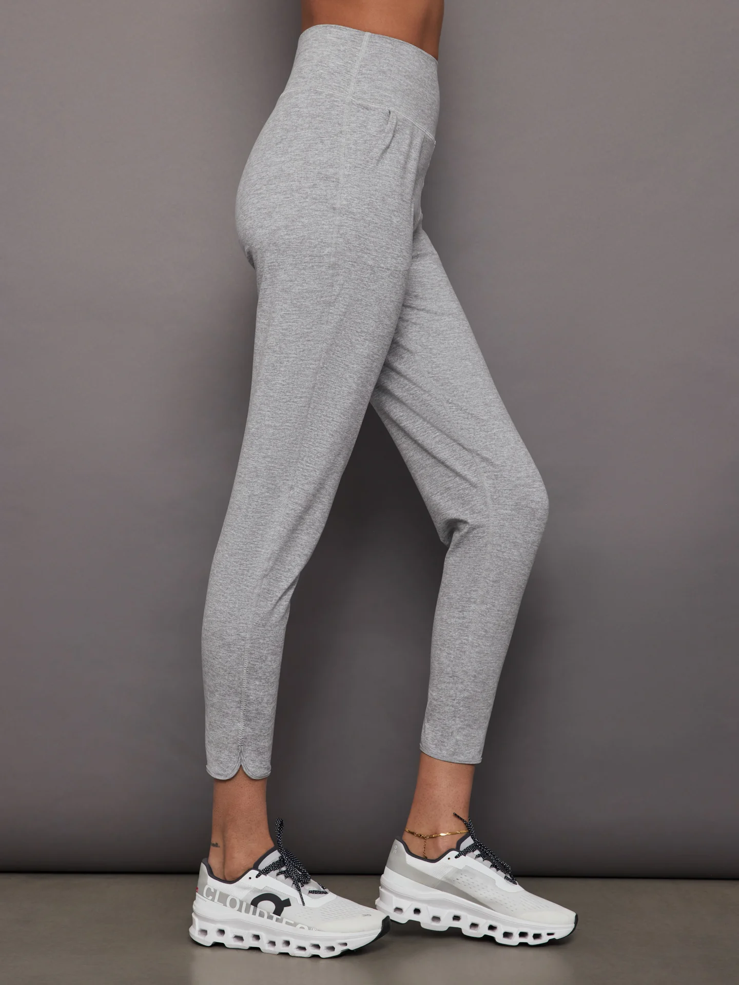 Jogger in Heather Melt - Silver Heather - Image 3