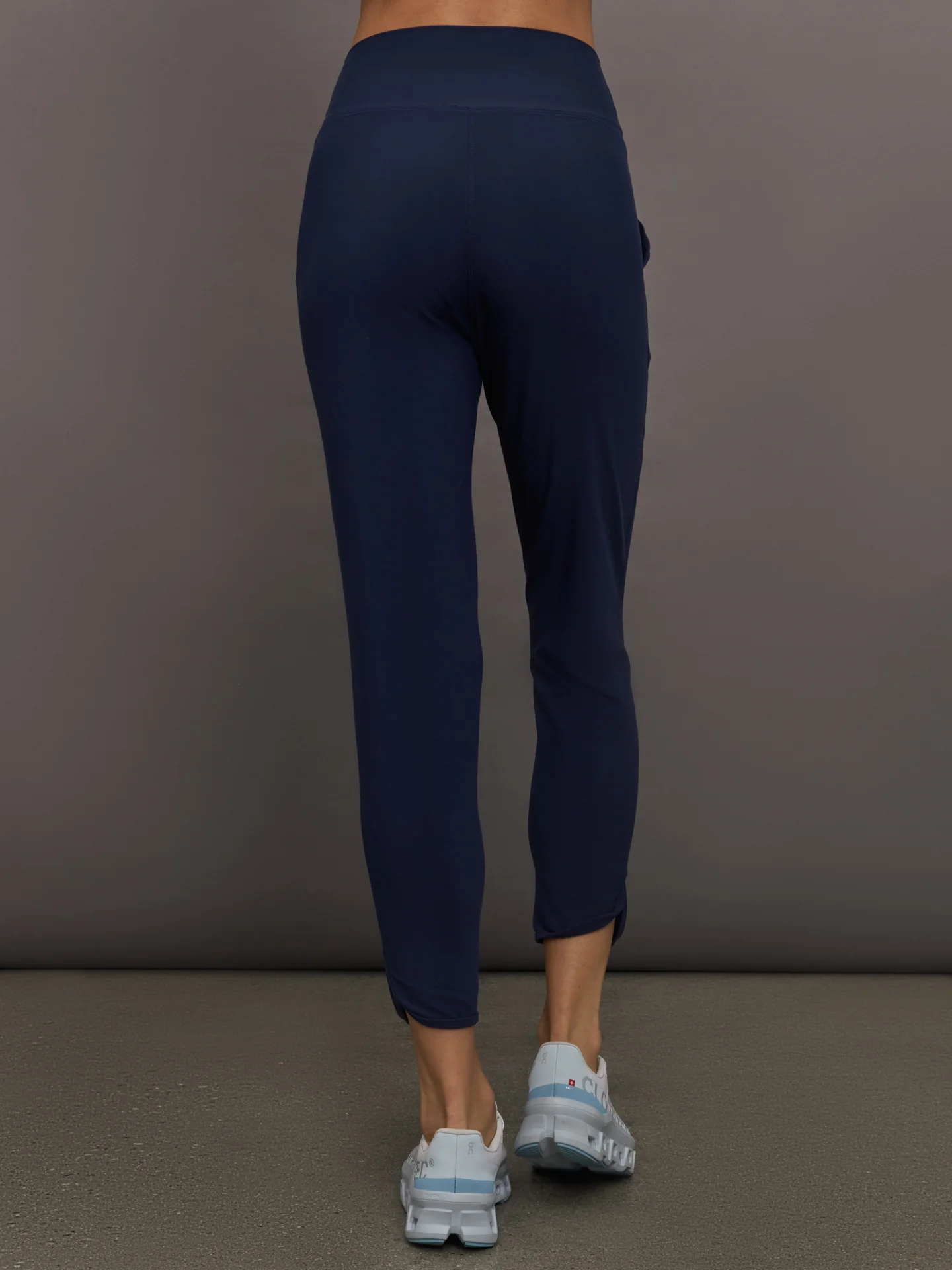 Jogger in Melt - Navy Blazer - Image 4