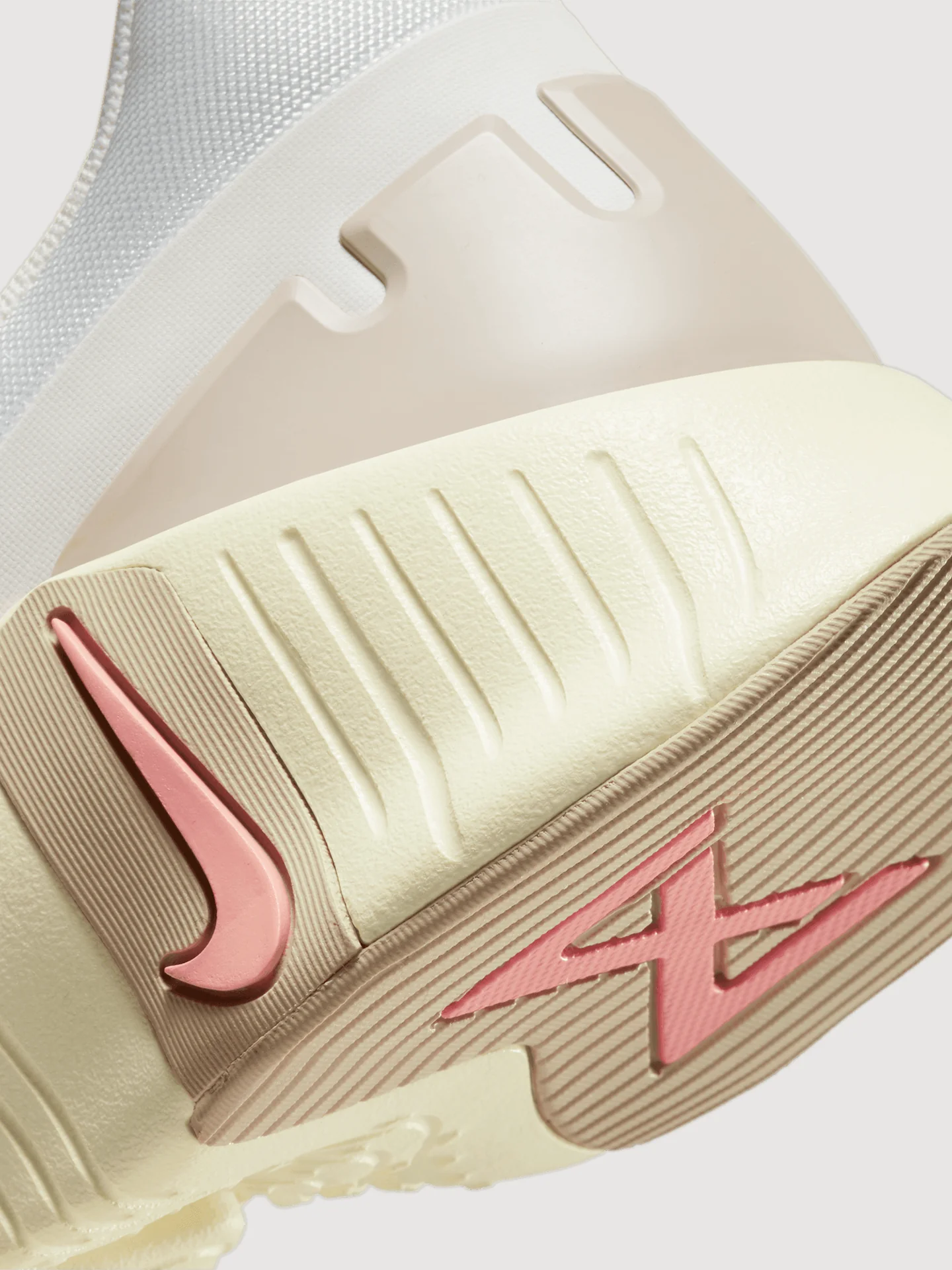 Nike Free Metcon 5 - SAIL/SAIL-SANDDRIFT-COCONUT MILK - Image 5