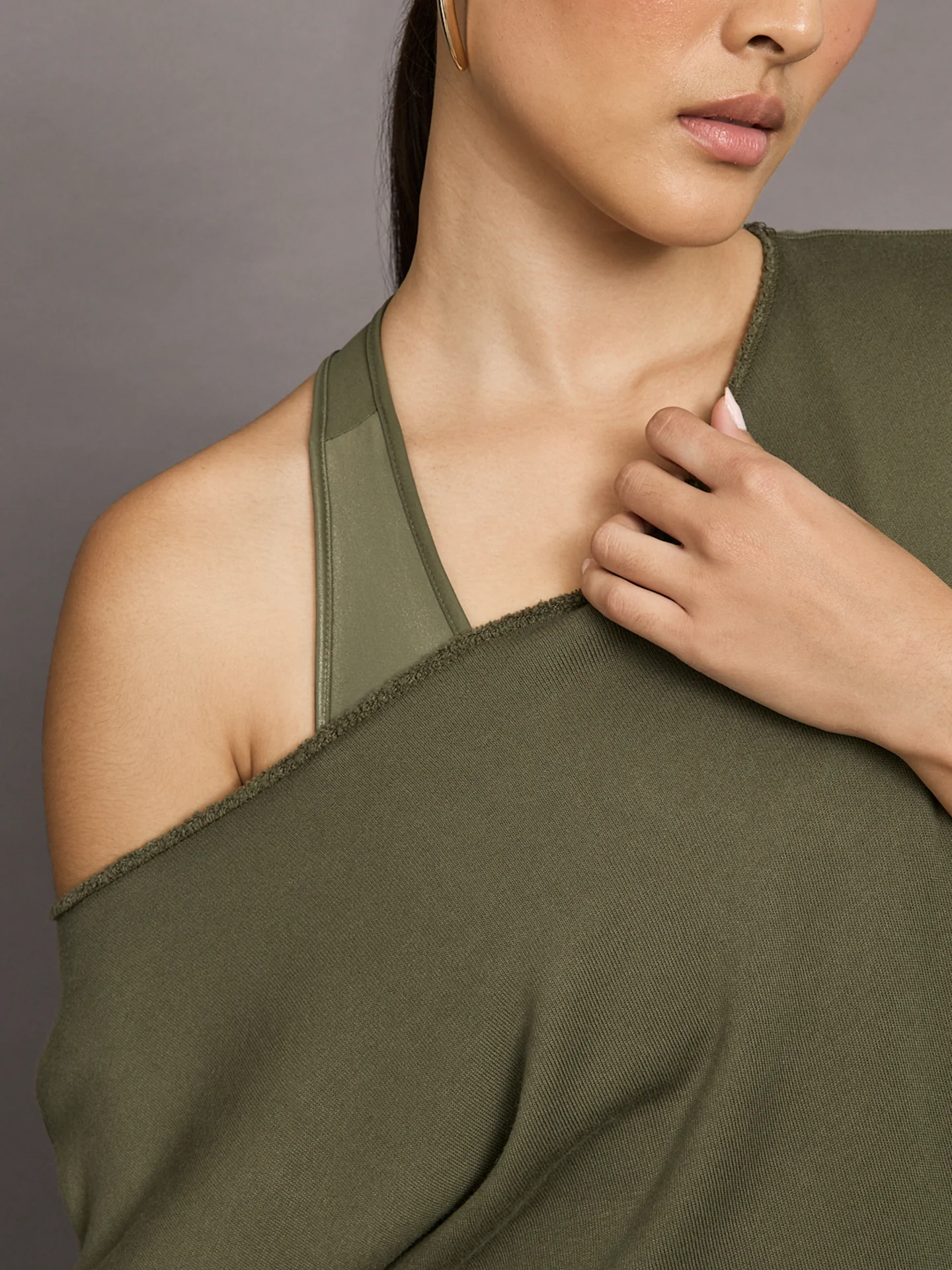 Off Shoulder Sweatshirt in French Terry - Olive - Image 4