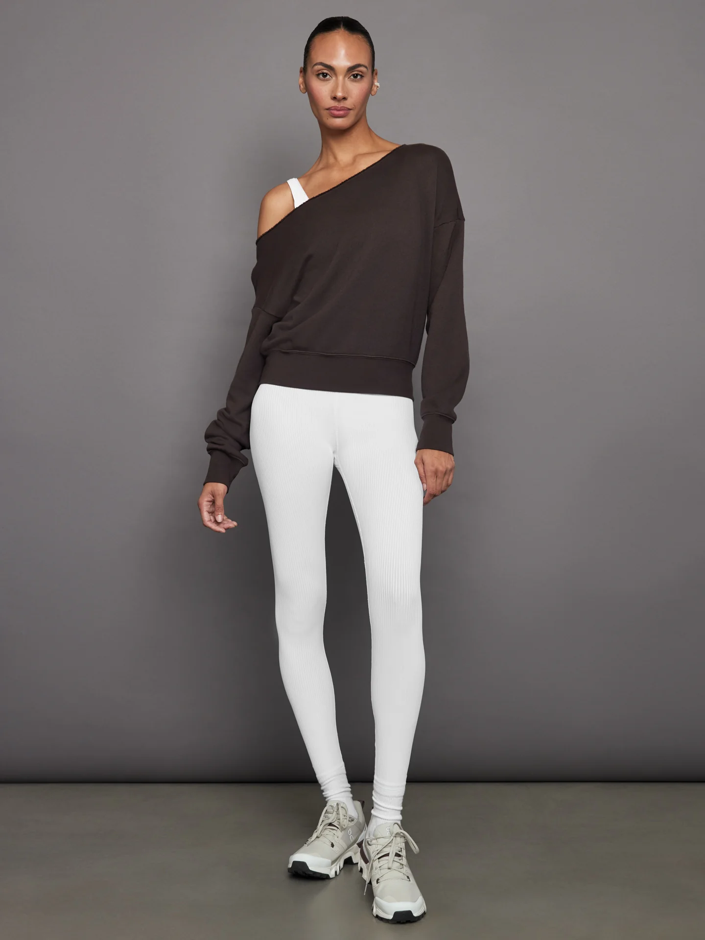 Off Shoulder Sweatshirt in French Terry - Dark Oak - Image 4