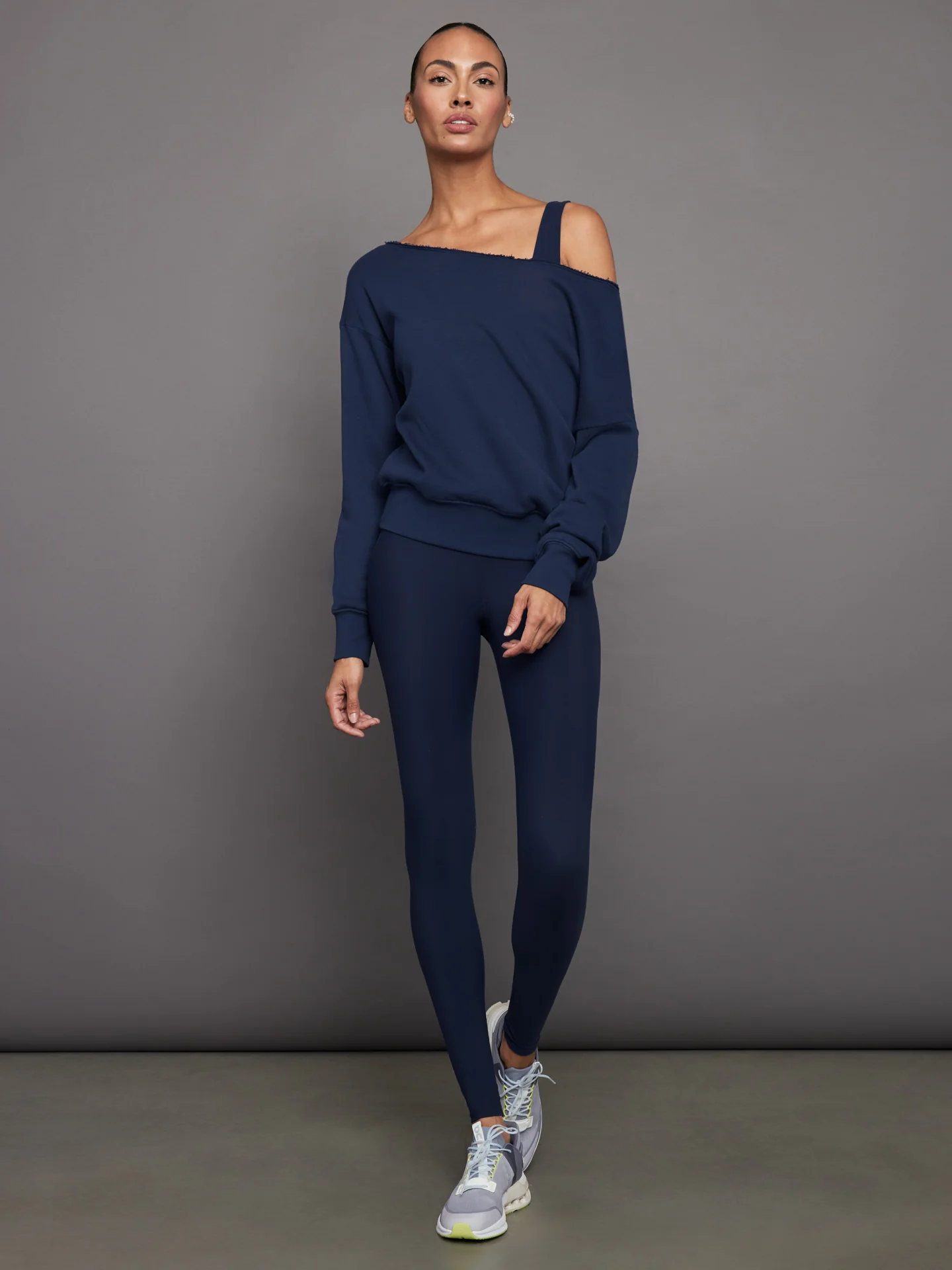 Off Shoulder Sweatshirt in French Terry - Navy Blazer - Image 4