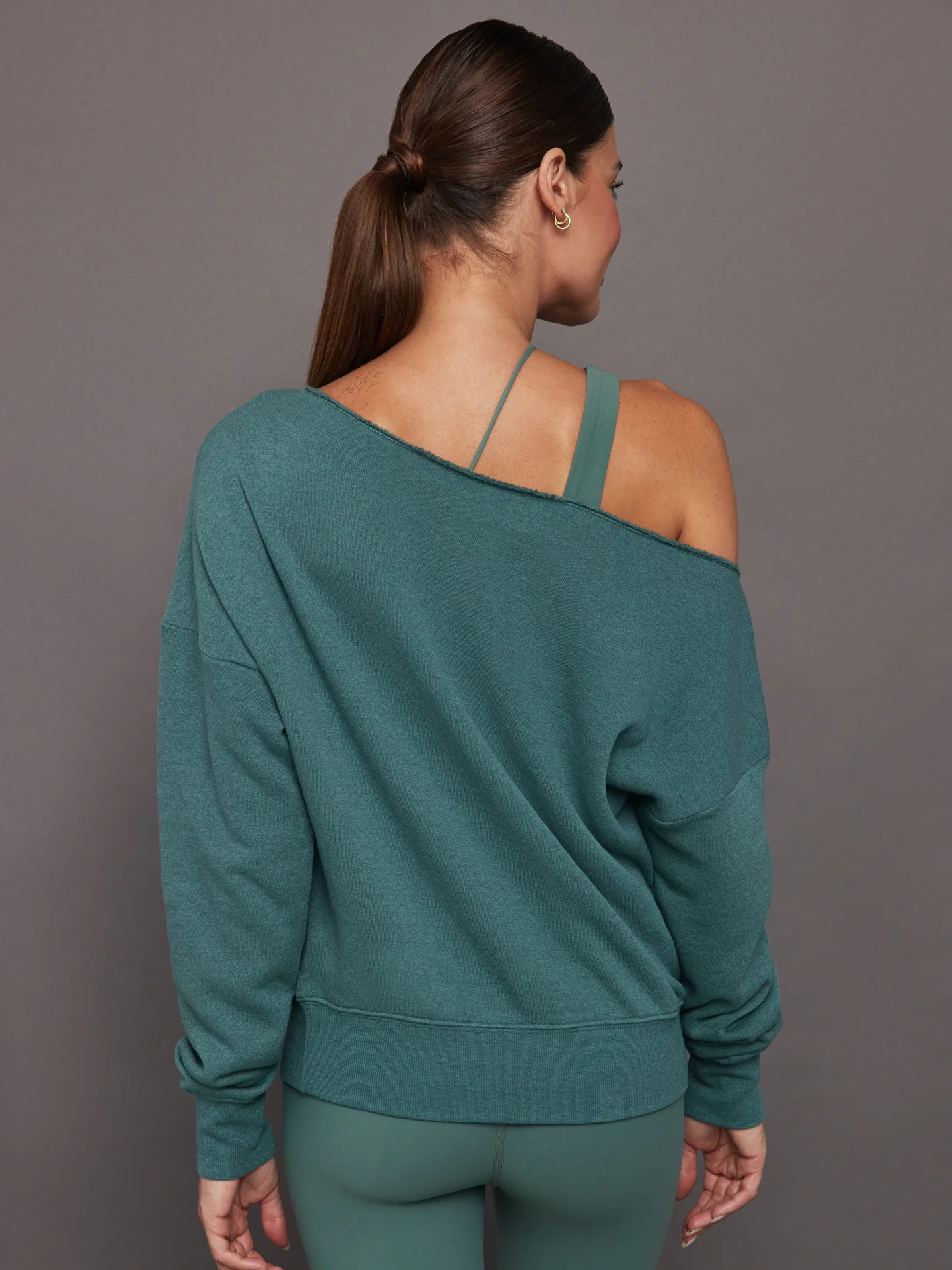 Off Shoulder Sweatshirt in French Terry - Silverpine Heather - Image 3
