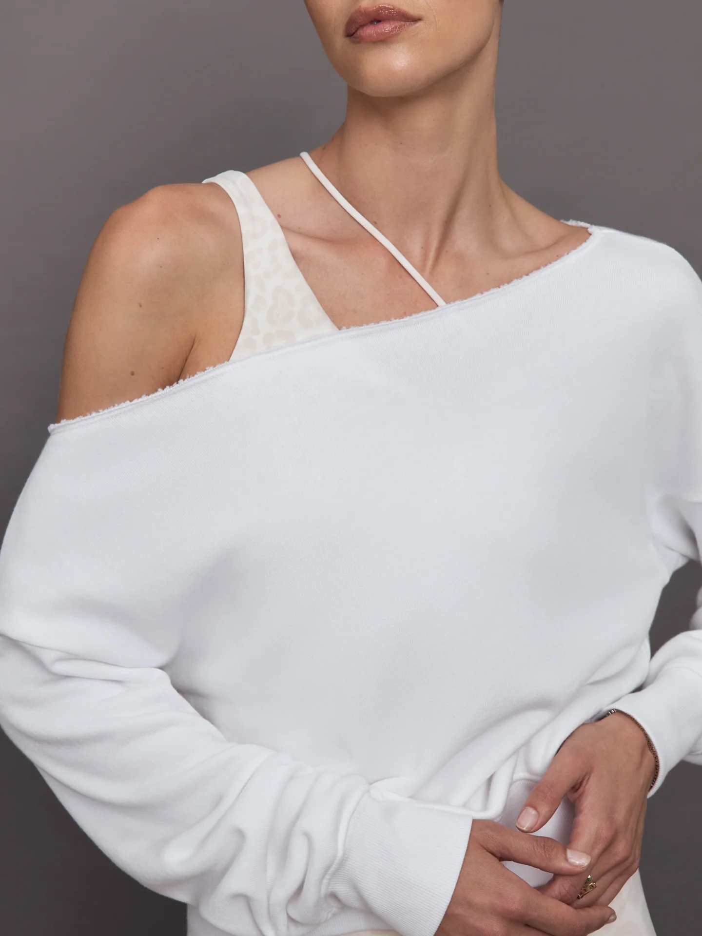 Off Shoulder Sweatshirt in French Terry - White - Image 7
