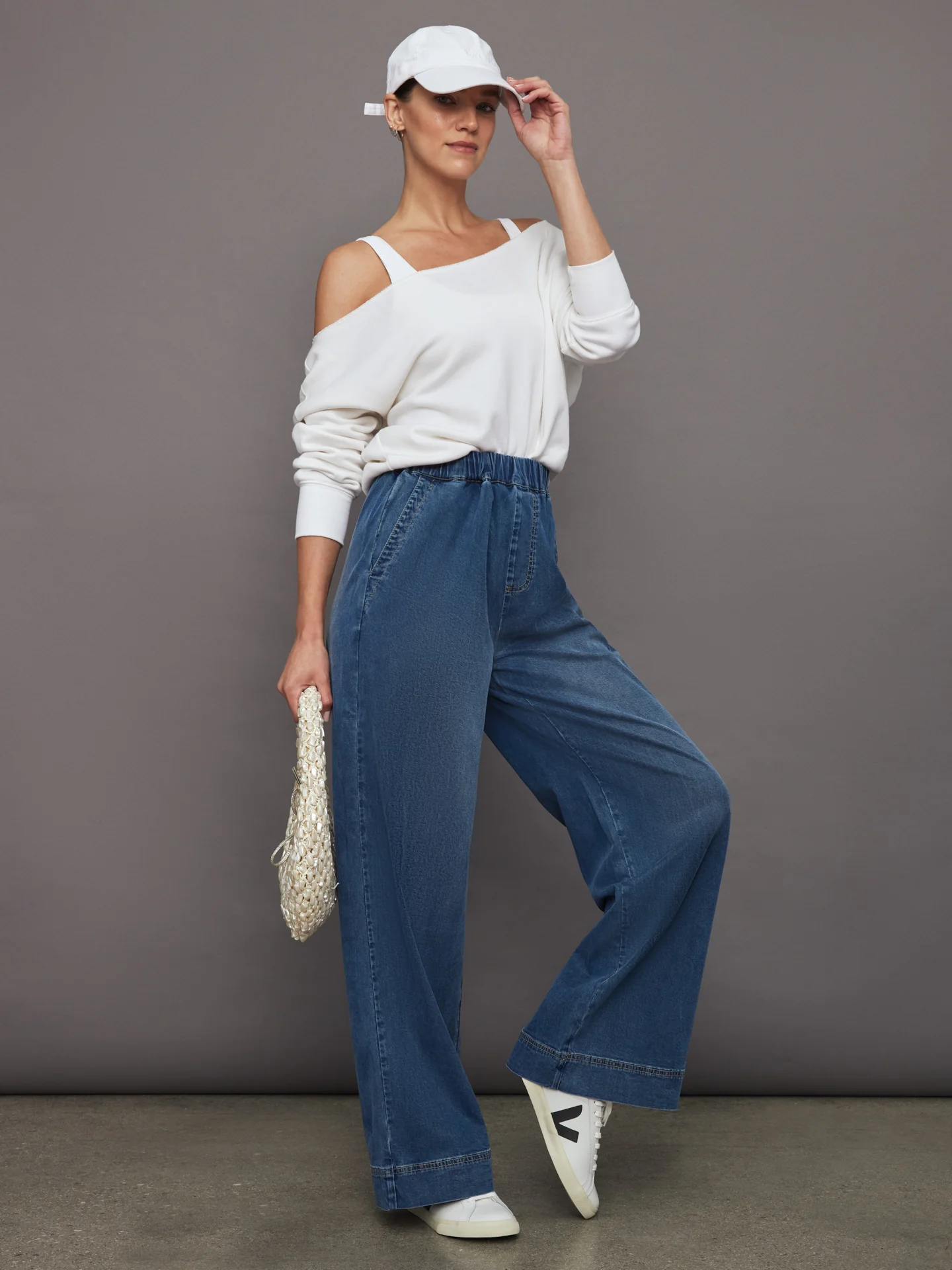 Off Shoulder Sweatshirt in French Terry - White - Image 9