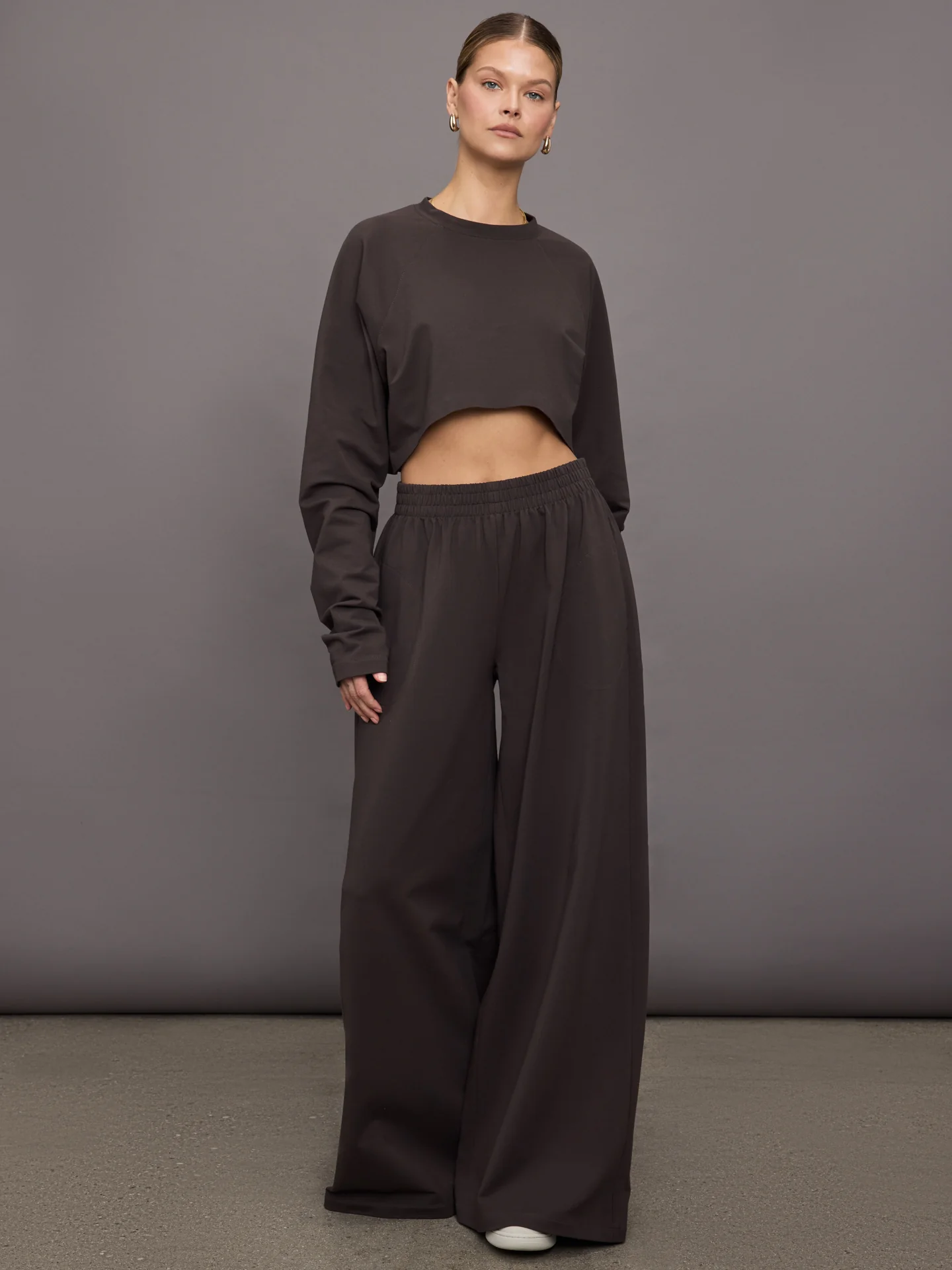 Oversized Raglan Sleeve Cropped Top - Espresso - Image 2