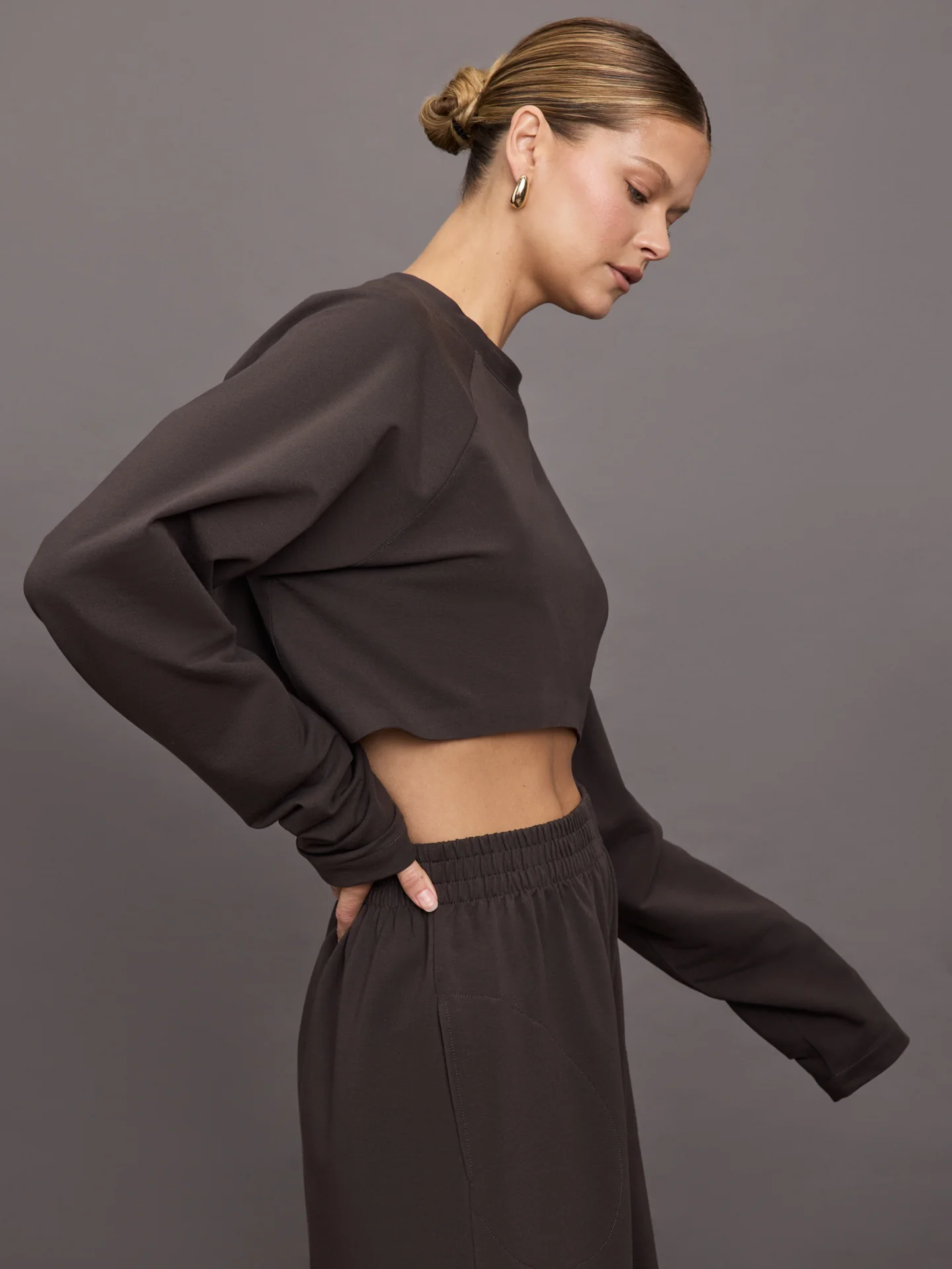 Oversized Raglan Sleeve Cropped Top - Espresso - Image 3