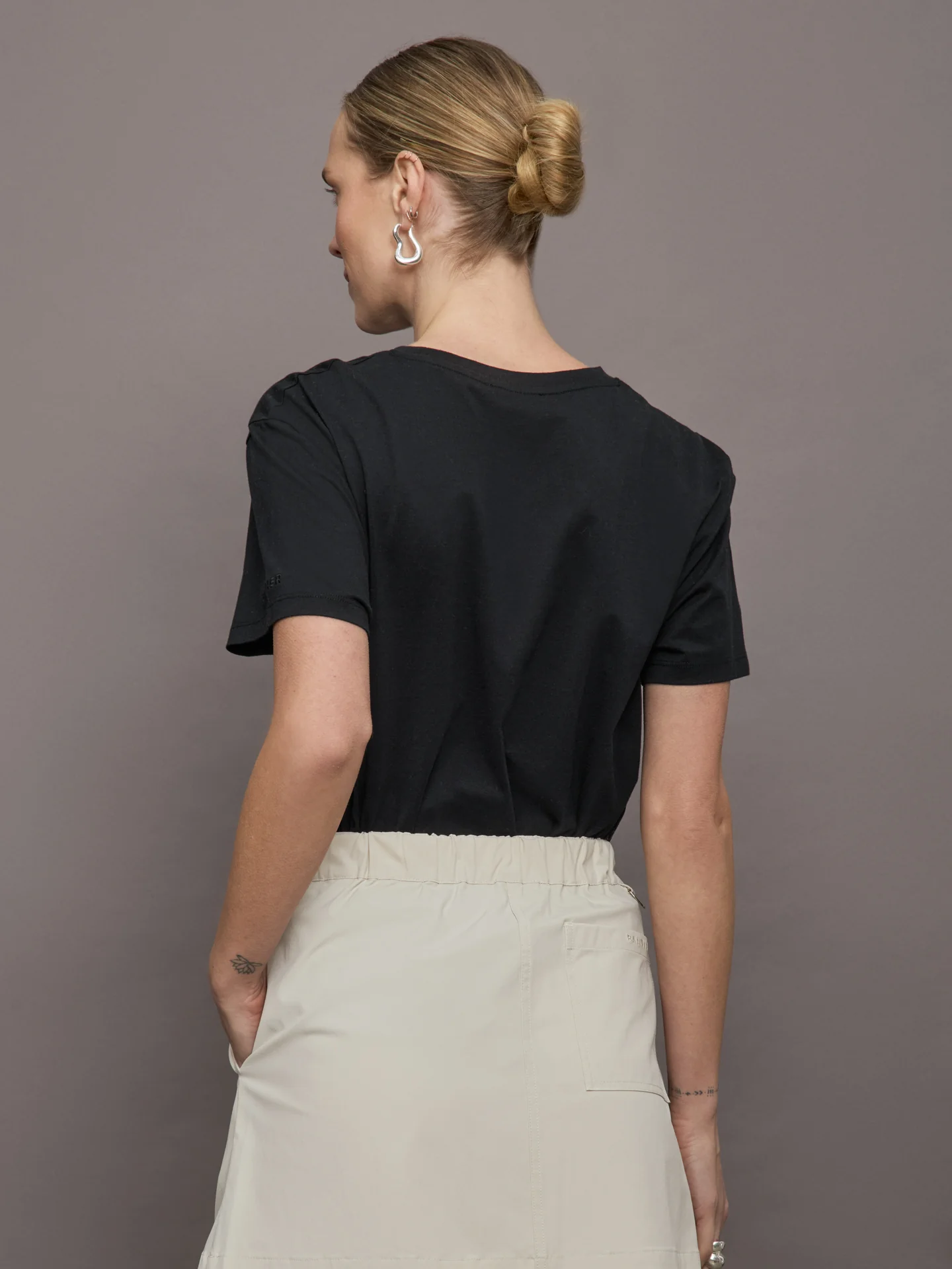 Perfect Tee - Black - Image 4