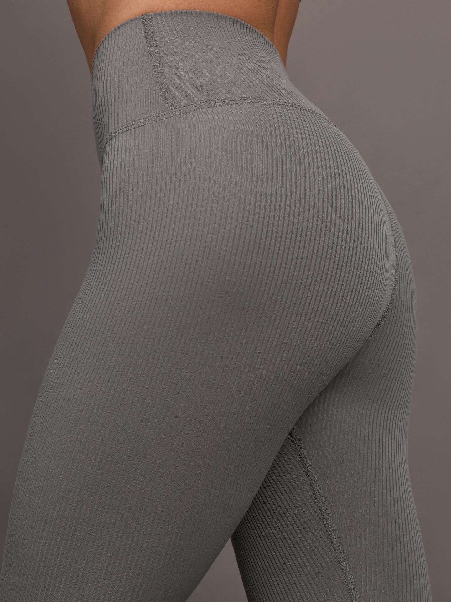 High Rise Legging in Ribbed Melt - Steel Grey - Image 5