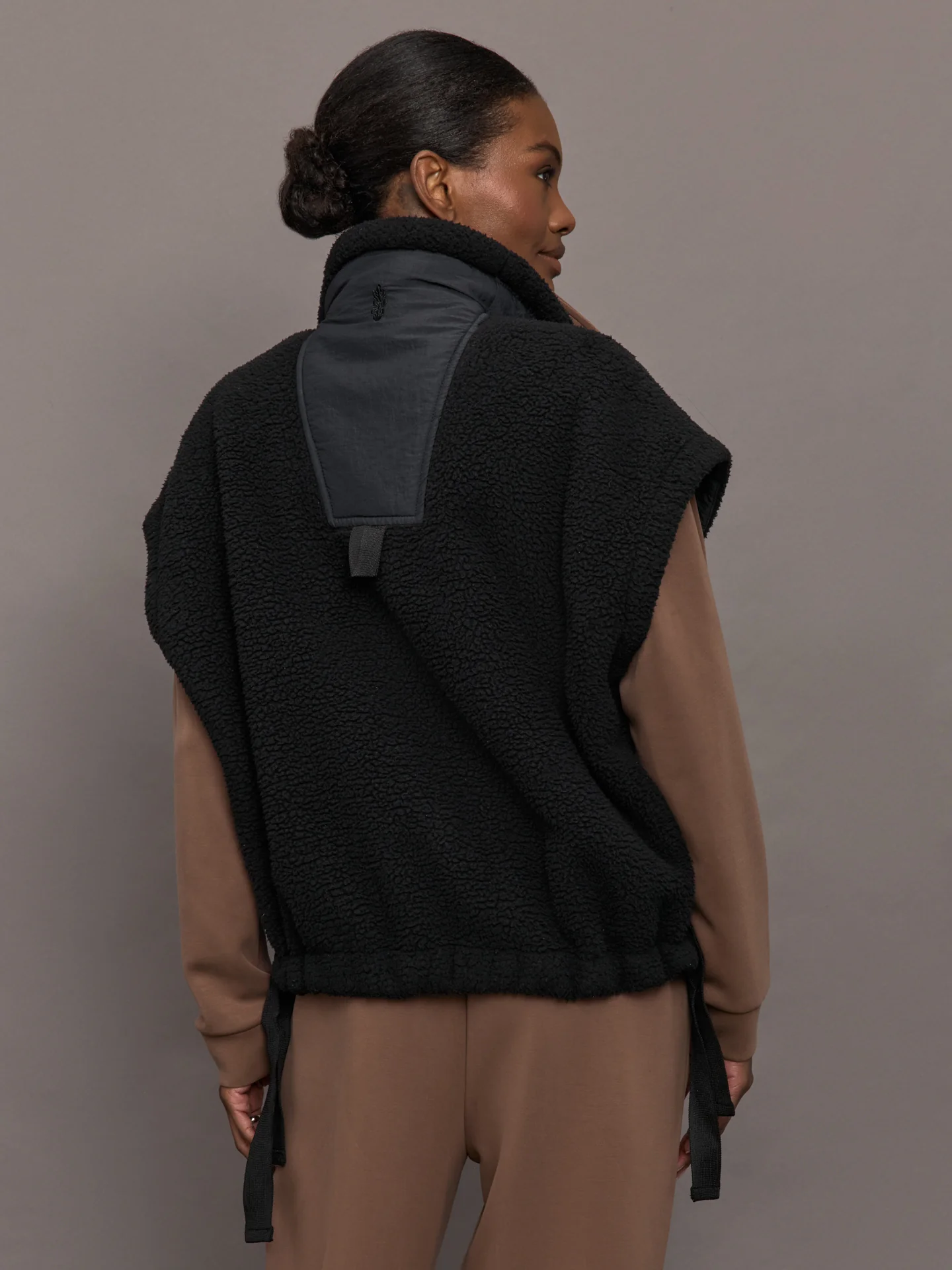 Scout it Out Fleece Vest - Black - Image 4