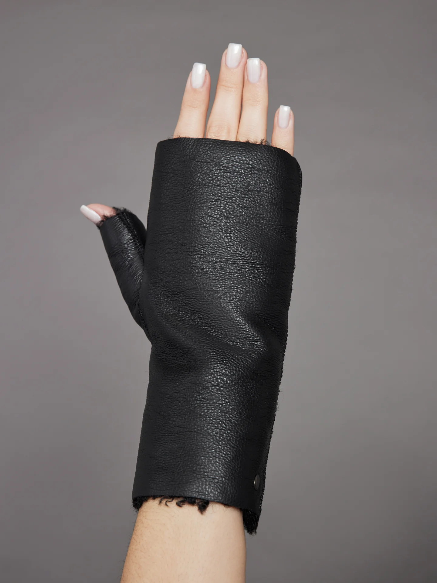 Shearling Mittens - Black - Image 3