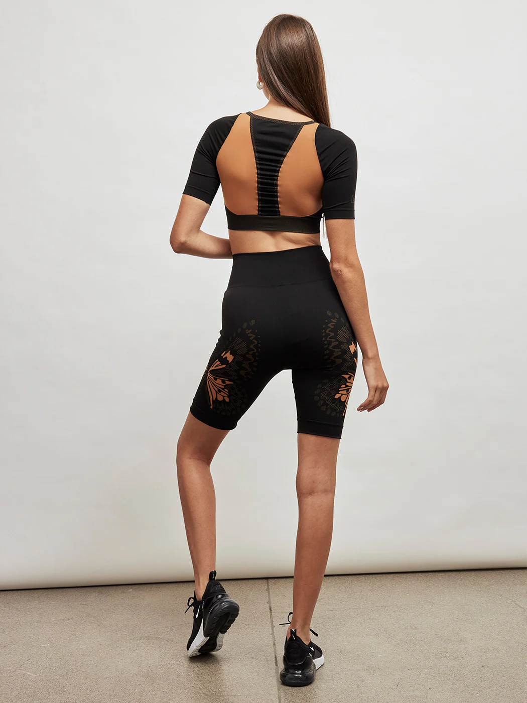 Sporty Butterfly Short Sleeve Top - Lion/Black - Image 4