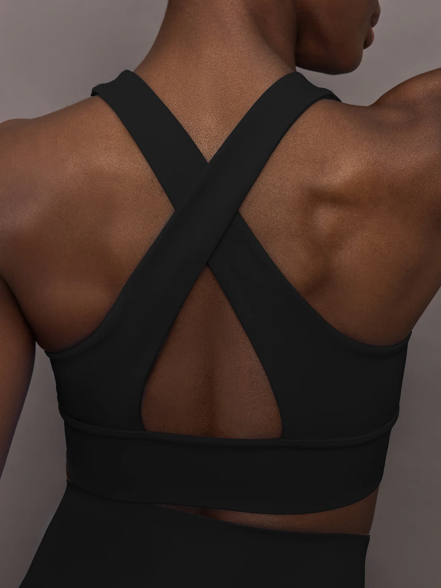 Support Bra in Diamond Compression - Black - Image 5