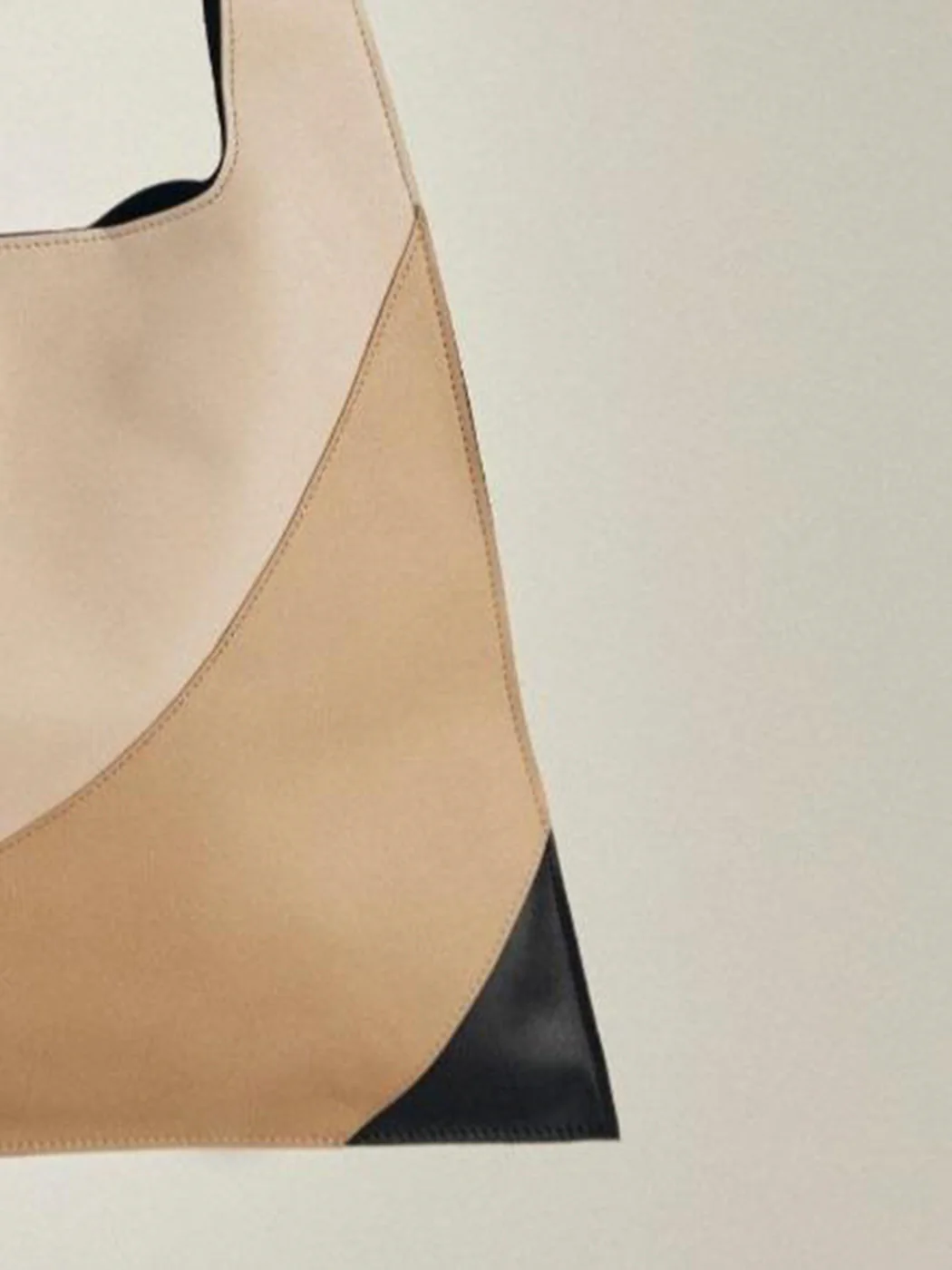 The L Kaleidoscope Tote - BEIGE/BLACK - Image 4