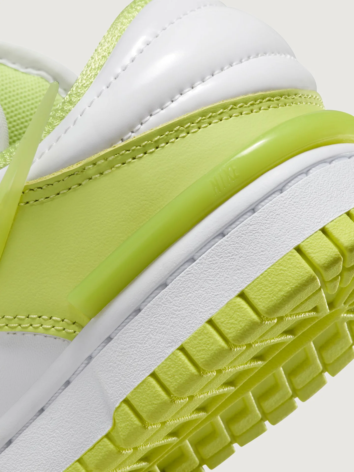 W Nike Dunk Low Twist - LT Lemon Twist/LT Lemon Twist-White - Image 4