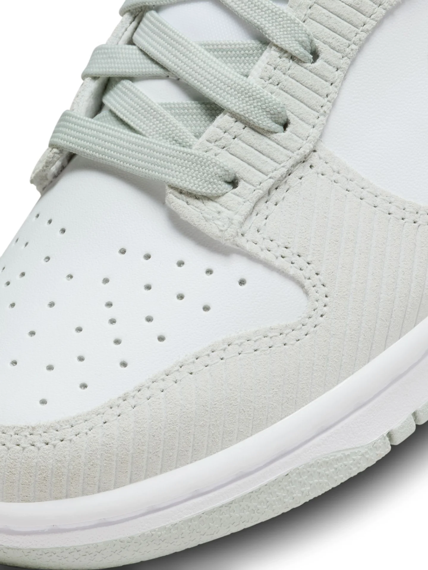 W NIKE DUNK LOW - WHITE/LIGHT SILVER - Image 6