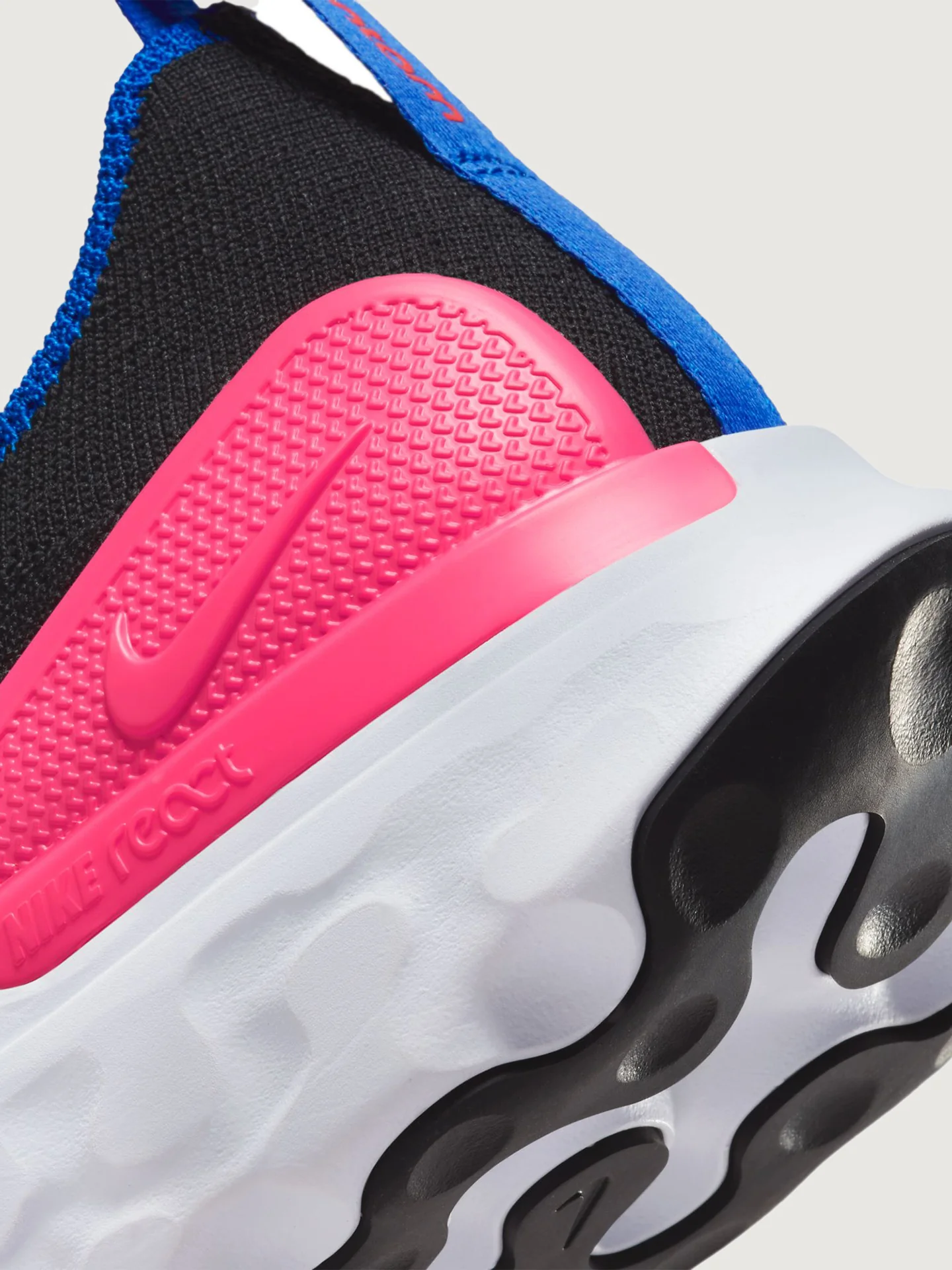 W NIKE REACT PHANTOM RUN FK 2 - Black/Bright Crimson-Hyper Pink - Image 6