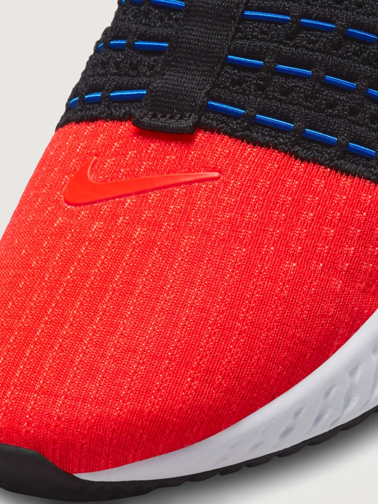 W NIKE REACT PHANTOM RUN FK 2 - Black/Bright Crimson-Hyper Pink - Image 7