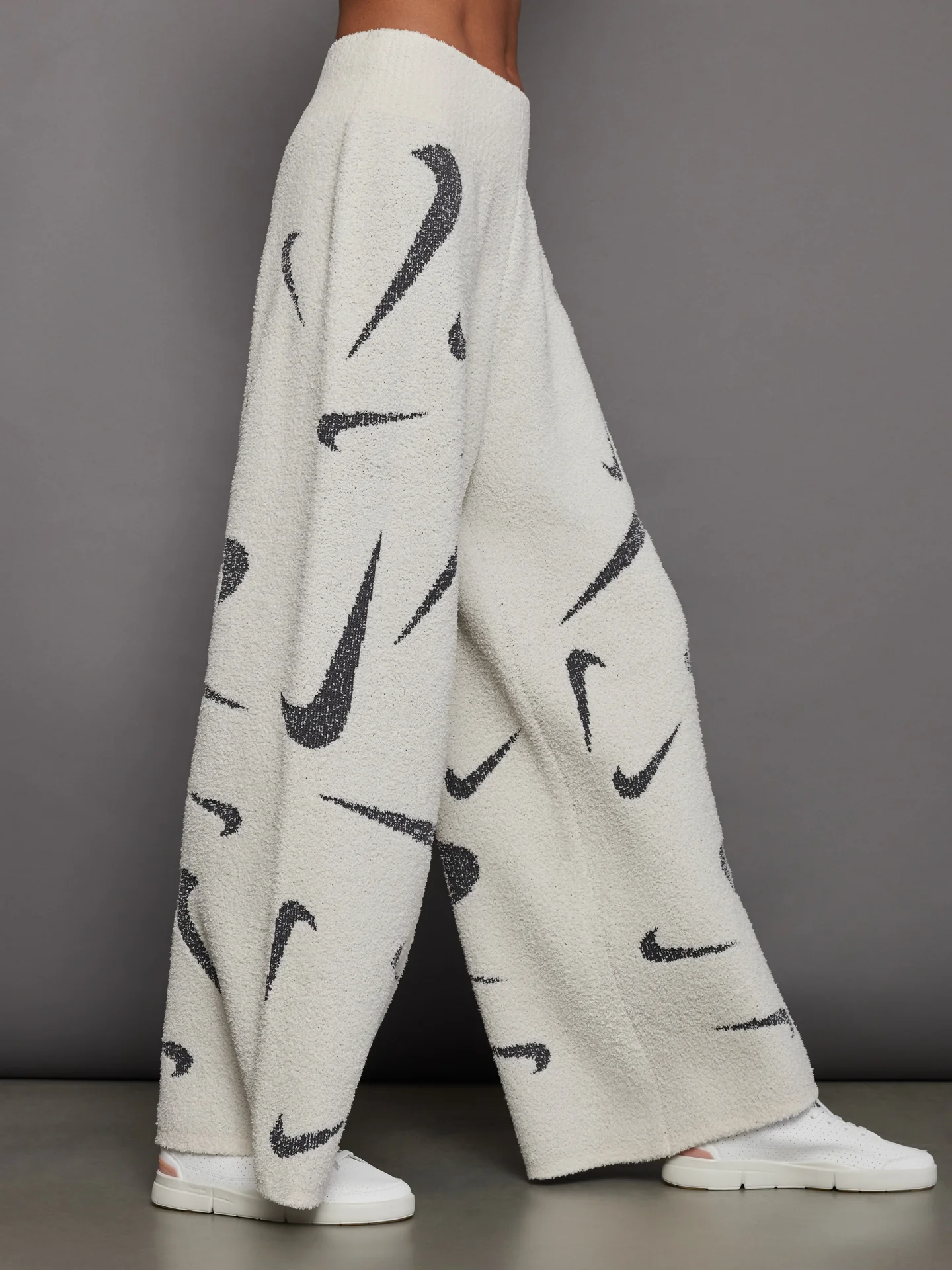Nike Sportswear Phoenix Cozy Boucle Pant- Earth/LT Orewood Brn - Image 2