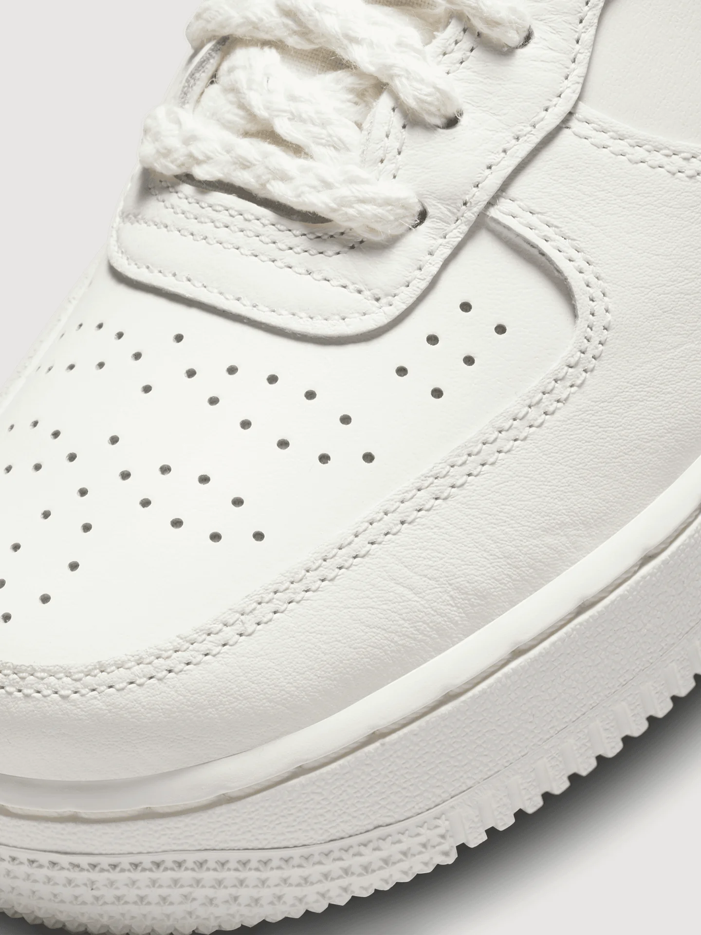 WMNS AIR FORCE 1 '07 LV8 - SAIL/SAIL-METALLIC SILVER-TAWNY - Image 3